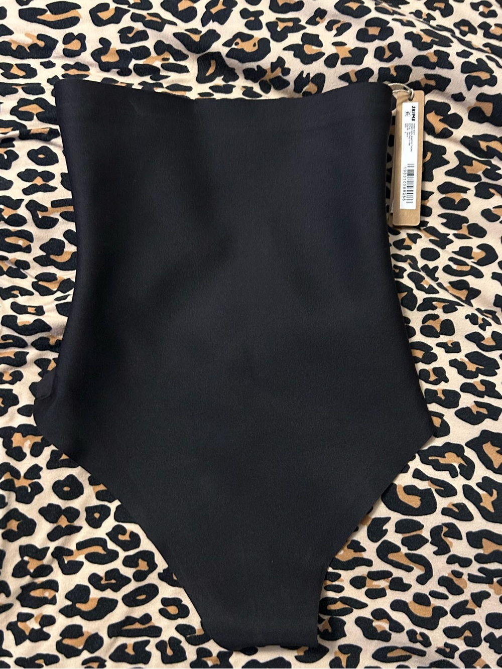 Skims Body Zoned High Waisted Thong Color ONYX Size Small